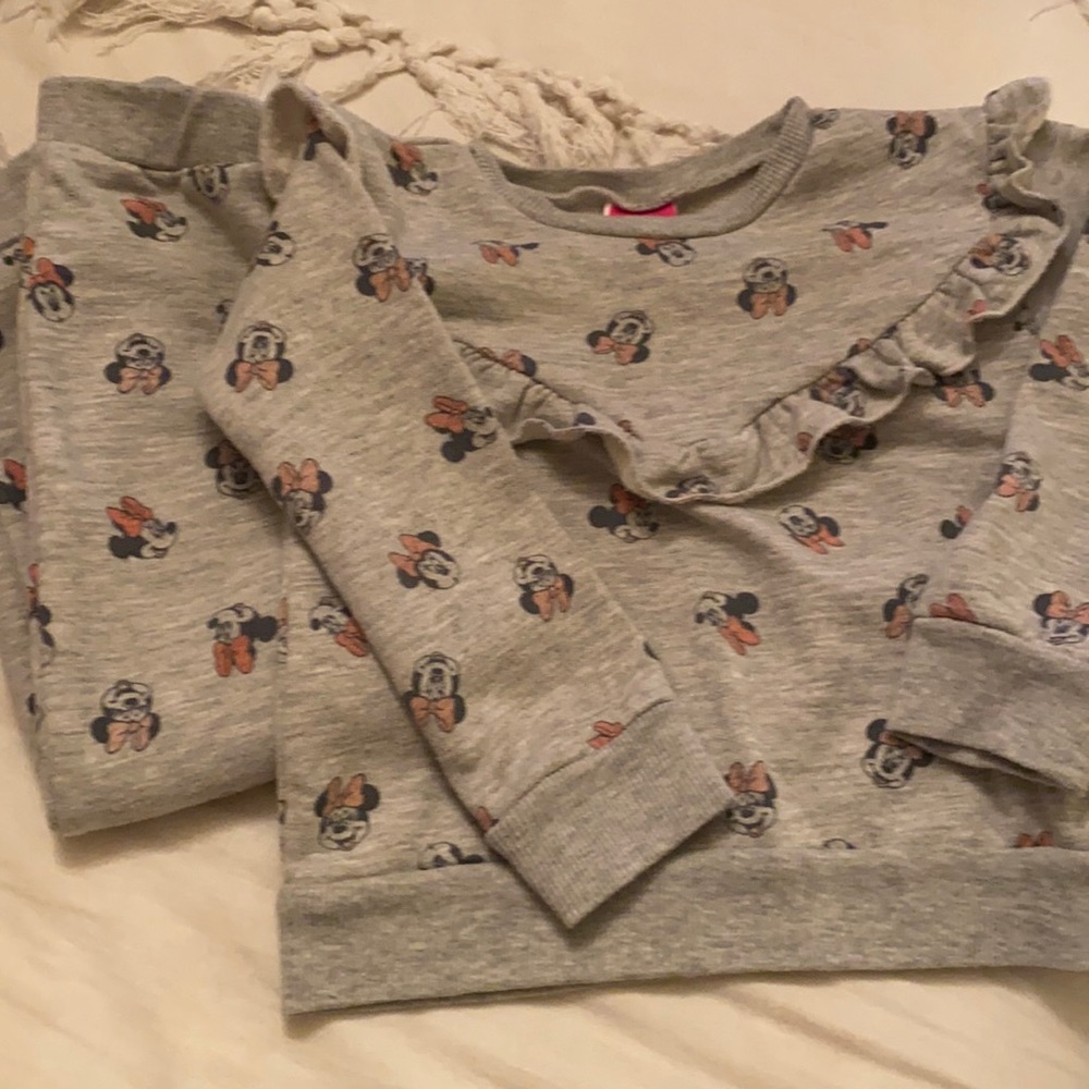 Toddler Minnie Mouse sweatsuit